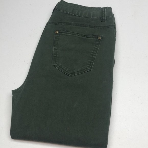 LIKE NEW DOLLHOUSE KHAKI SKINNY JEANS 8/29x28 ⭐️ - Picture 1 of 13